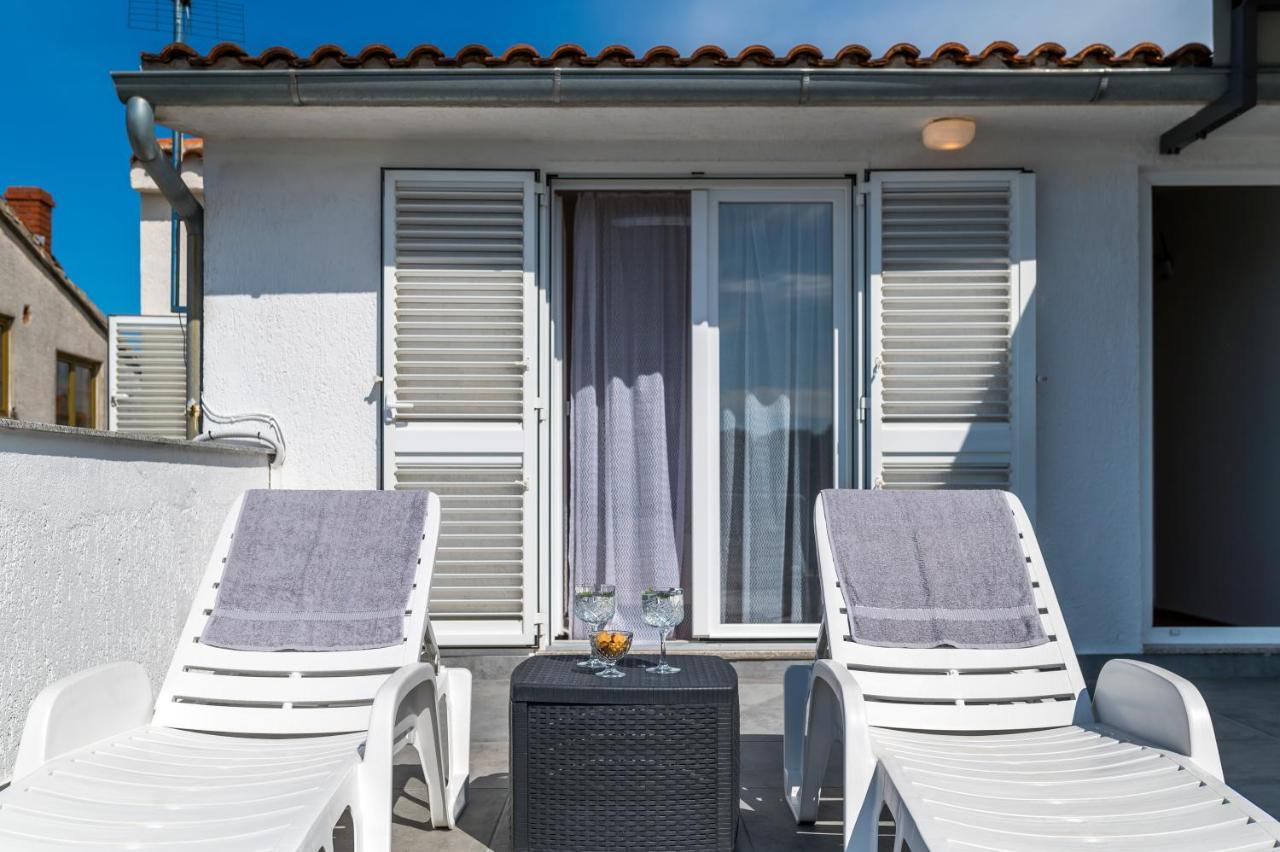 Apartment And Rooms Dalmatiko Водице Екстериор снимка