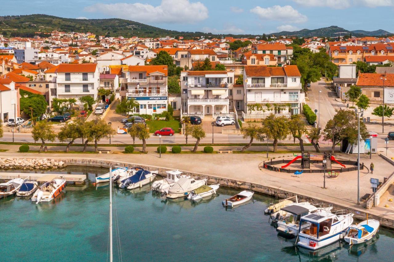 Apartment And Rooms Dalmatiko Водице Екстериор снимка