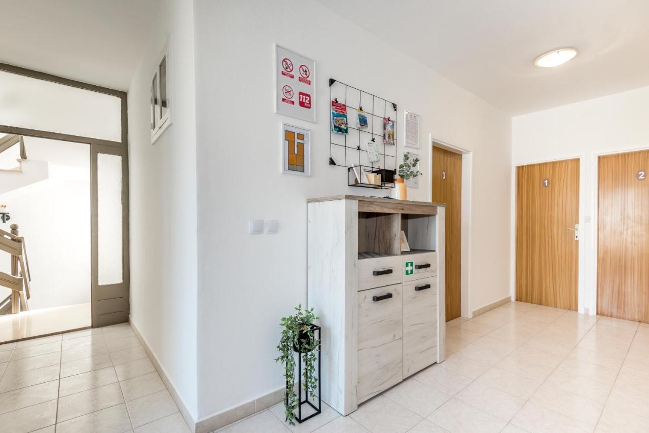Apartment And Rooms Dalmatiko Водице Екстериор снимка