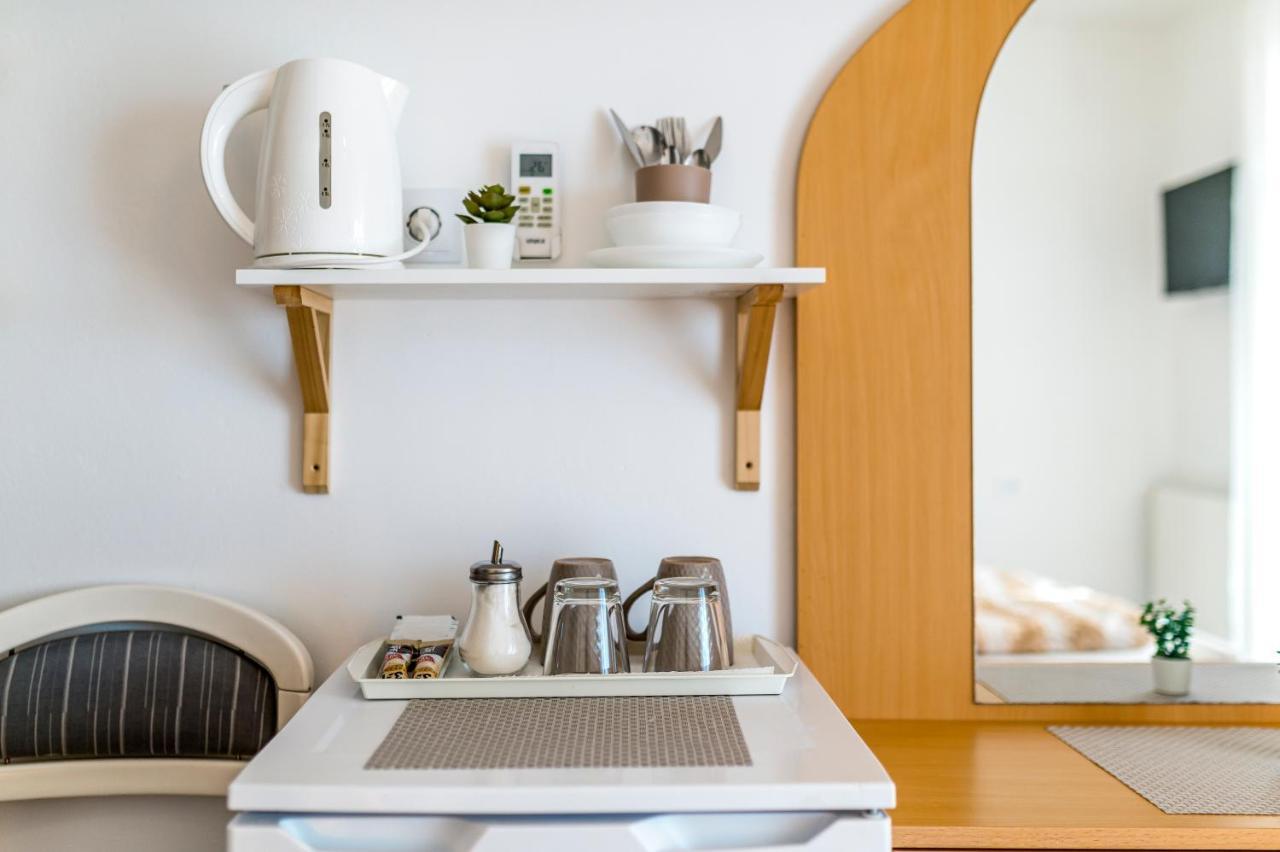 Apartment And Rooms Dalmatiko Водице Екстериор снимка