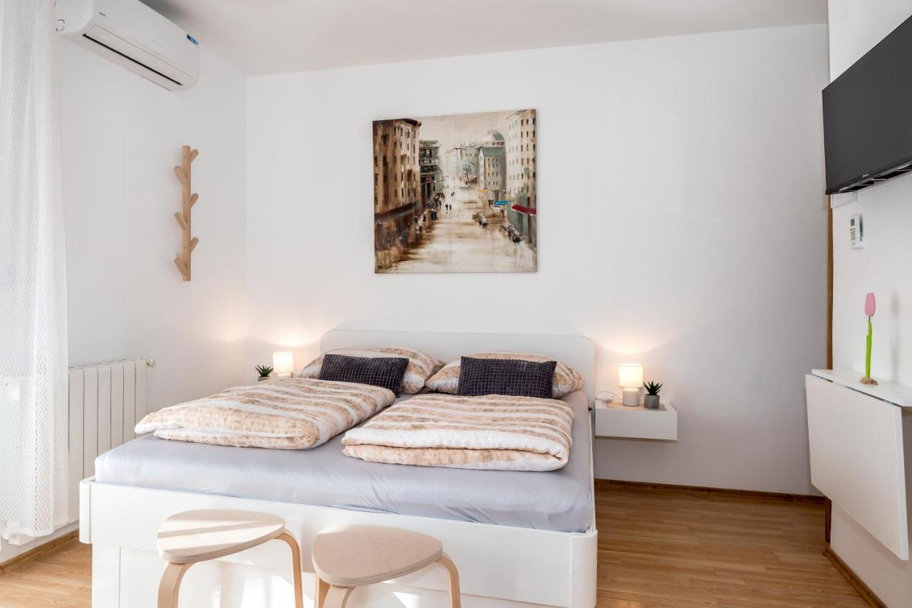 Apartment And Rooms Dalmatiko Водице Екстериор снимка