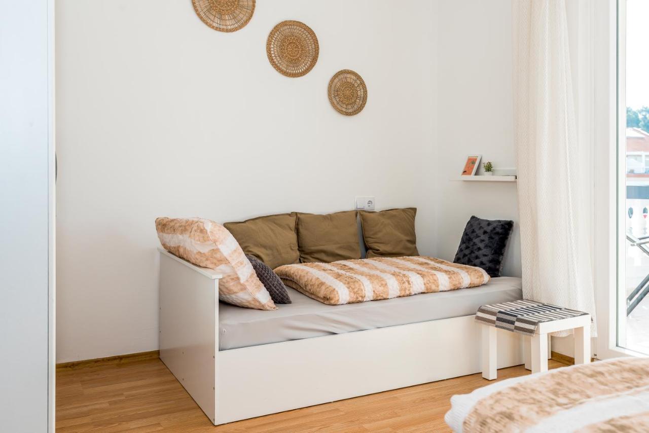 Apartment And Rooms Dalmatiko Водице Екстериор снимка