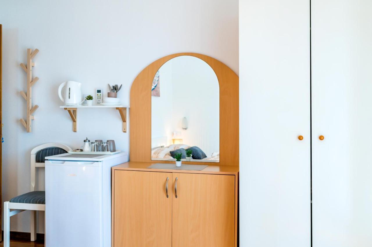 Apartment And Rooms Dalmatiko Водице Екстериор снимка