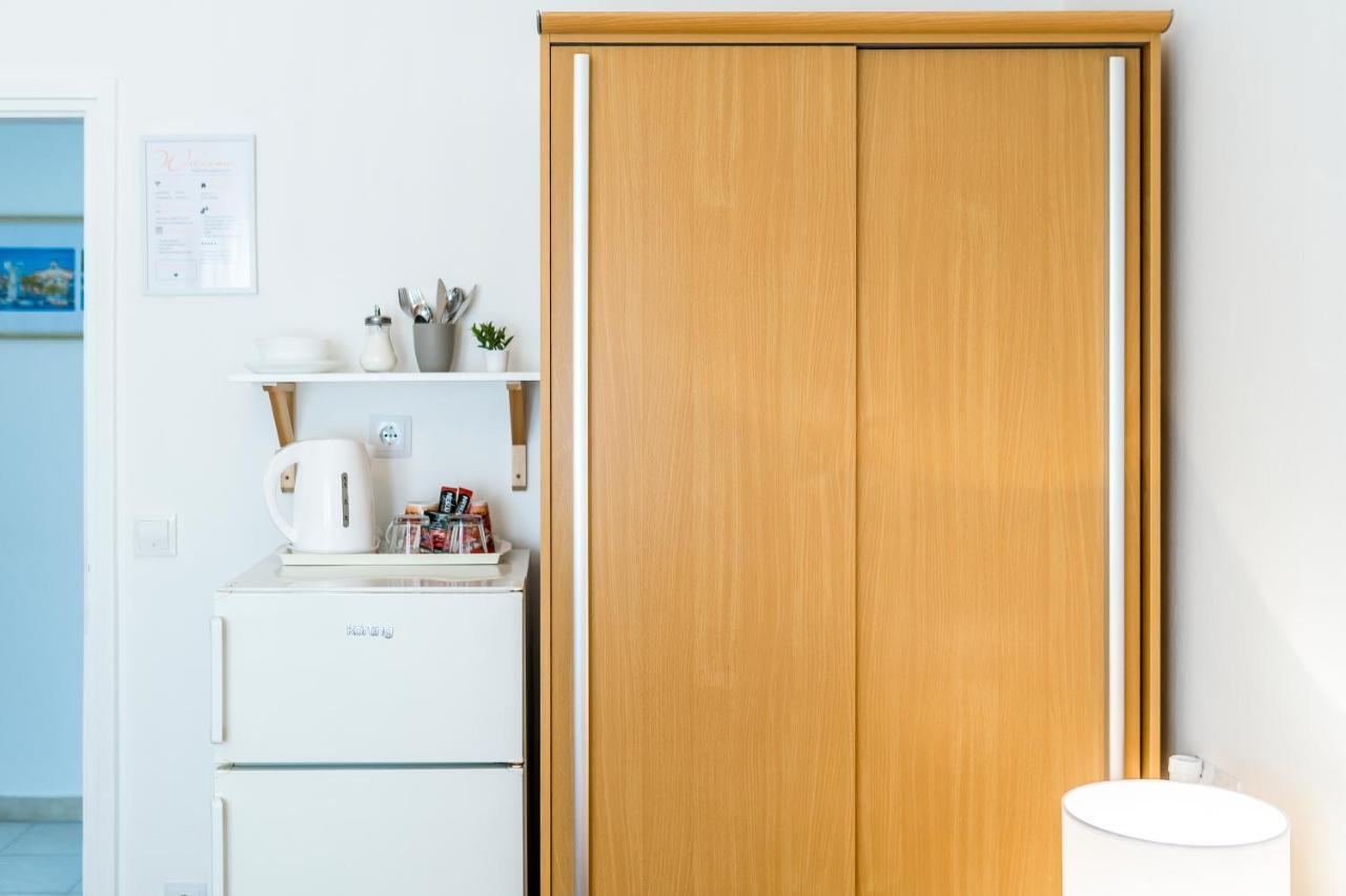 Apartment And Rooms Dalmatiko Водице Екстериор снимка