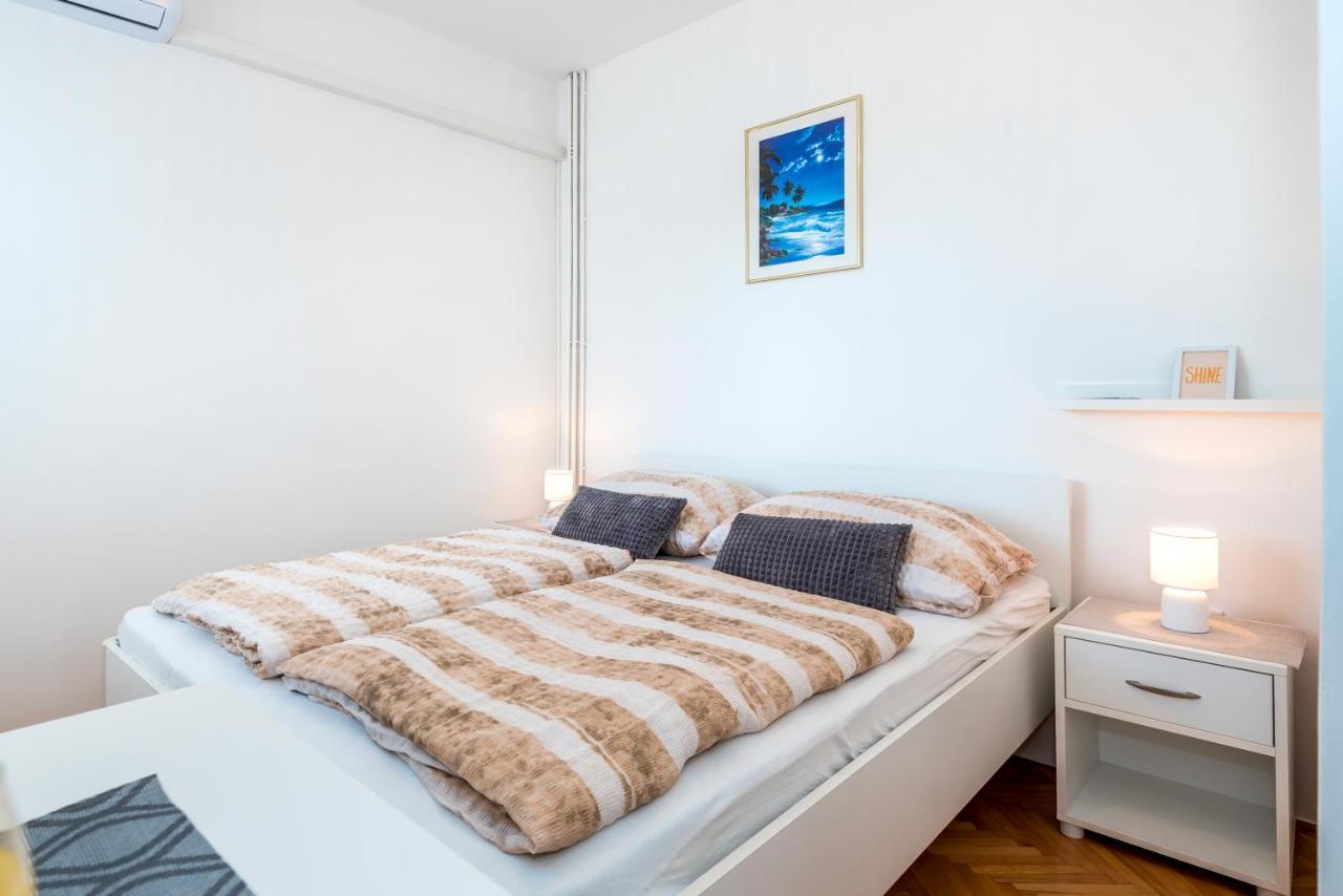 Apartment And Rooms Dalmatiko Водице Екстериор снимка