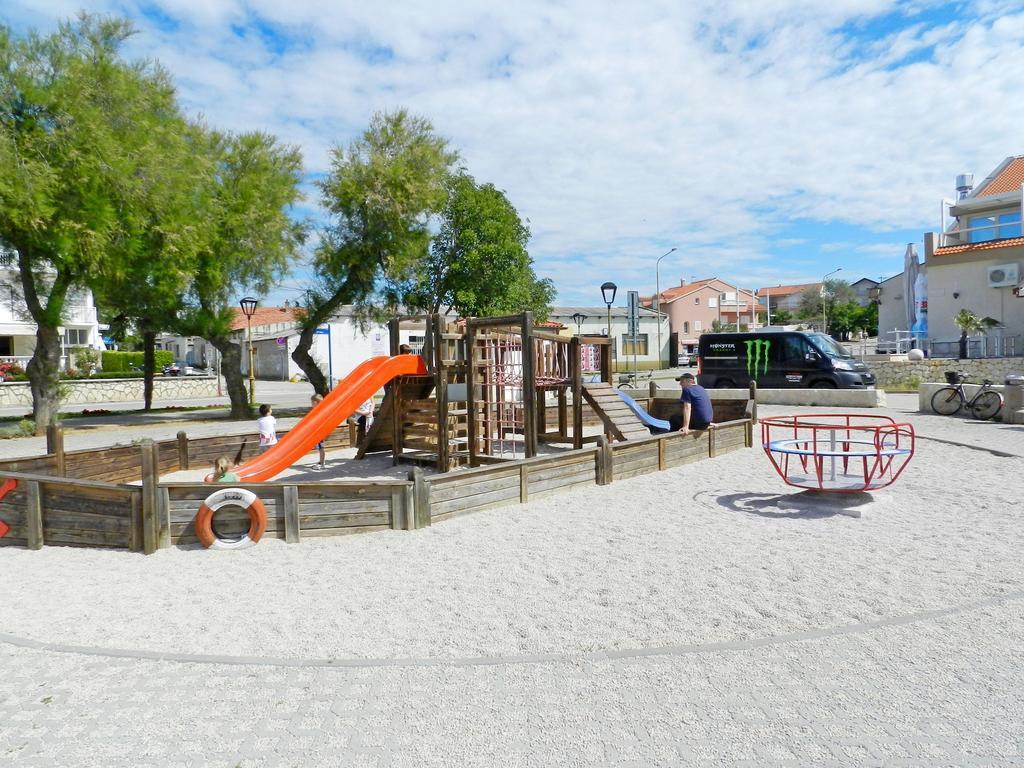 Apartment And Rooms Dalmatiko Водице Екстериор снимка